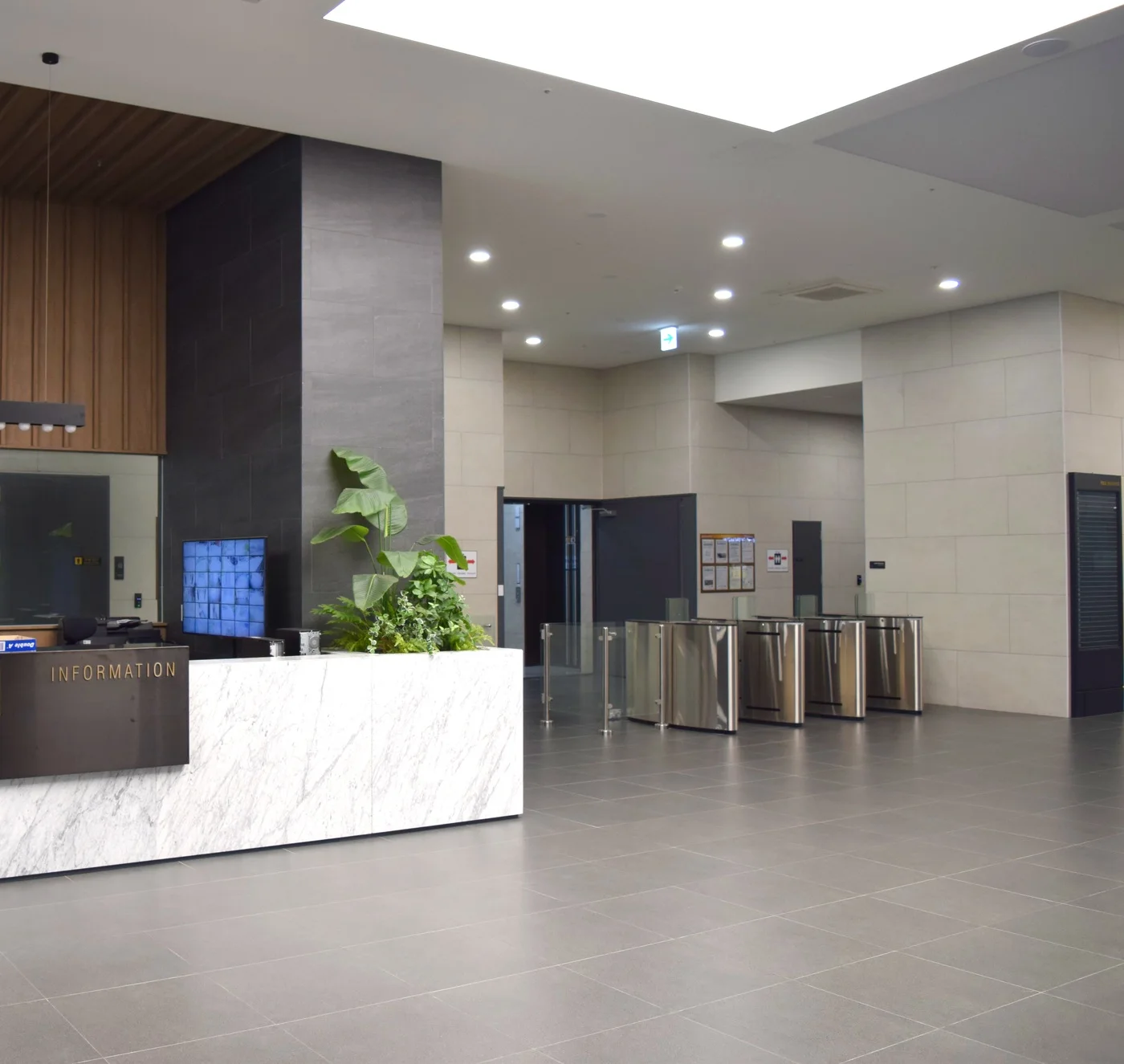 Grand lobby & receptionslounge
